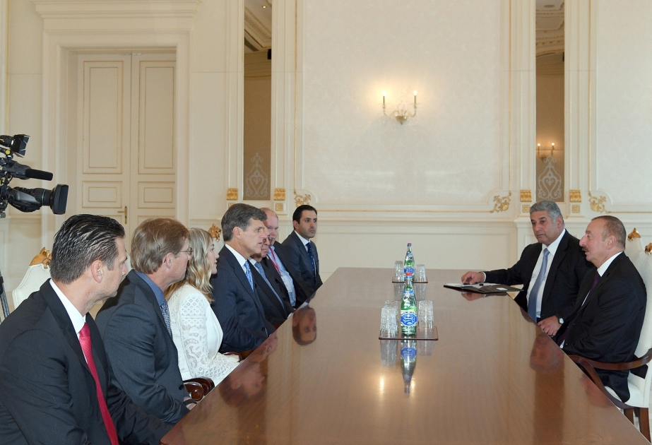 Präsident Ilham Aliyev empfängt Delegation um Vorsitzenden des Komitees für Special Olympics VIDEO
