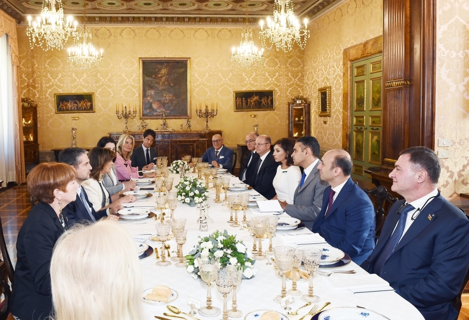 Un déjeuner officiel en l’honneur de la première vice-présidente azerbaïdjanaise à Rome