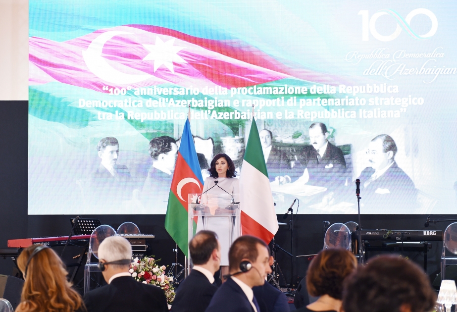 Romada Azərbaycan Xalq Cümhuriyyətinin 100 illik yubileyi münasibətilə rəsmi ziyafət verilib