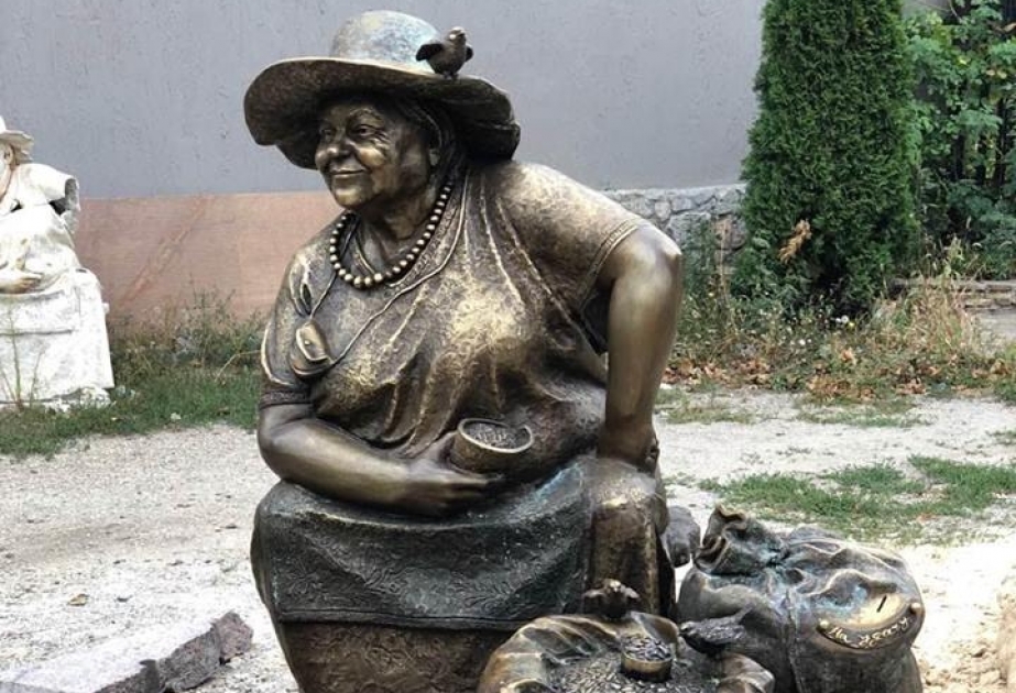 Azərbaycanlı heykəltəraşın “Tum satan qadın” kompozisiyası Xarkovun vizit kartına çevriləcək