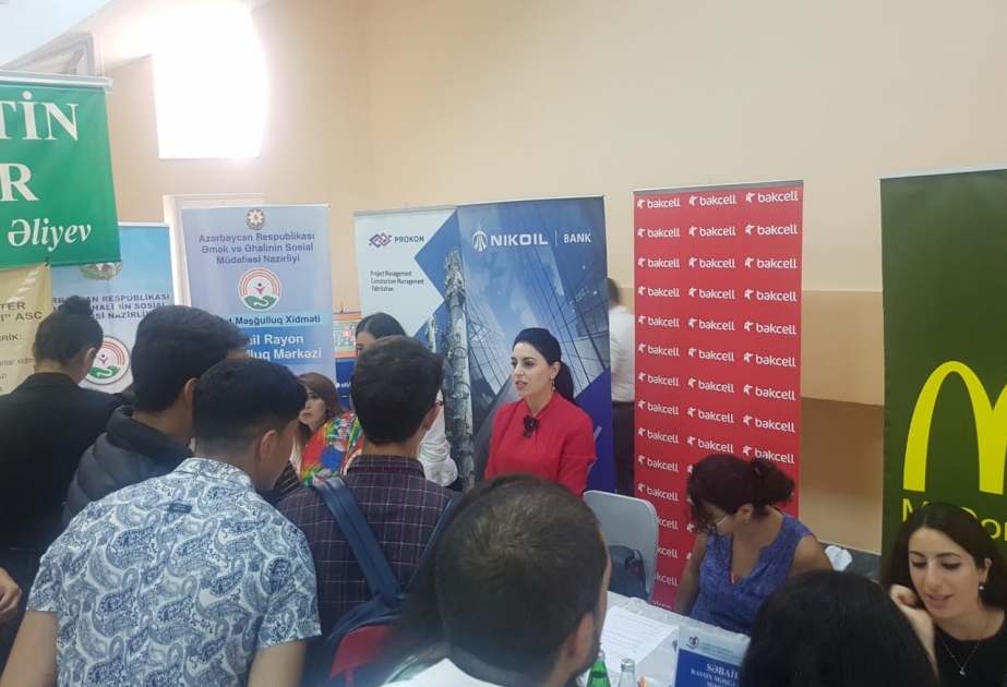 ®  Компания Bakcell приняла участие в ярмарке активной занятости, проведенной под девизом «Первый шаг в карьере»