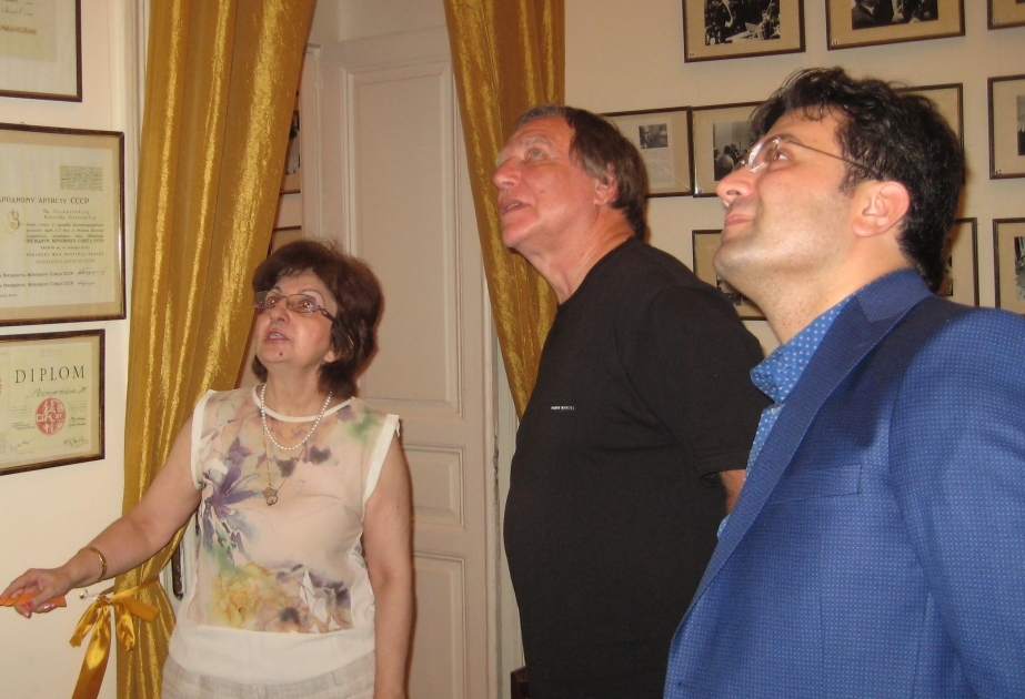Rusiyanın Xalq artisti Sergey Roldugin Rostropoviçlərin ev-muzeyində olub