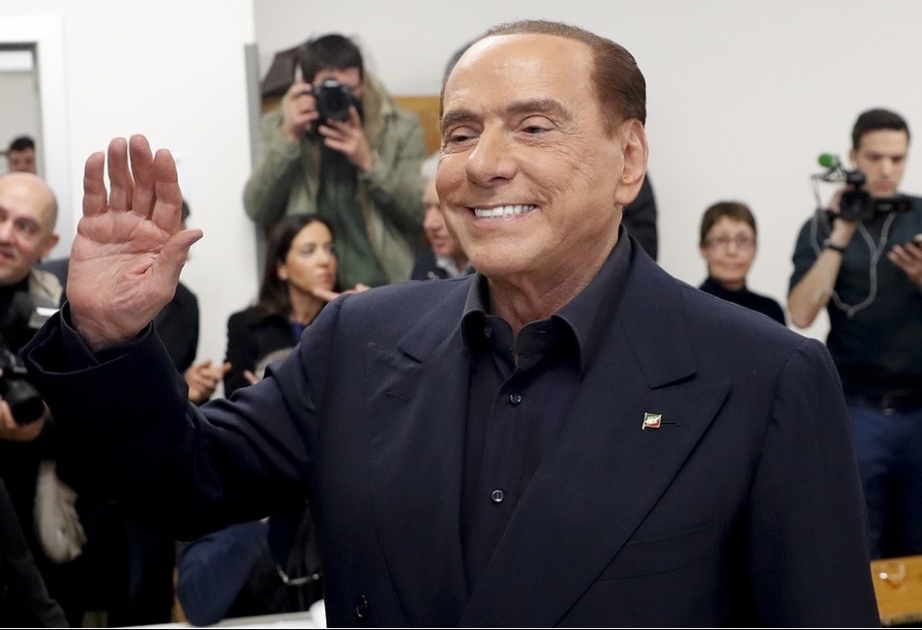 Берлускони купил итальянский футбольный клуб 