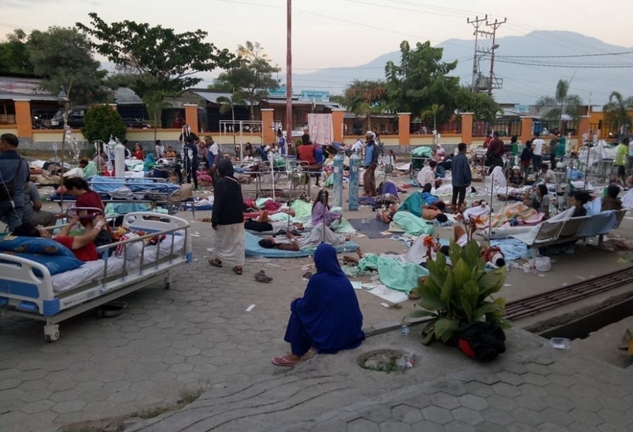 Indonesia quake-tsunami death toll hits 384, AFP reports