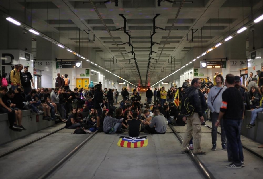 В Каталонии уличные беспорядки в годовщину референдума о независимости