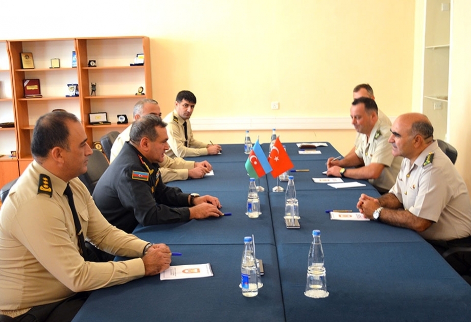 讨论阿塞拜疆与土耳其军事教育领域合作的前景