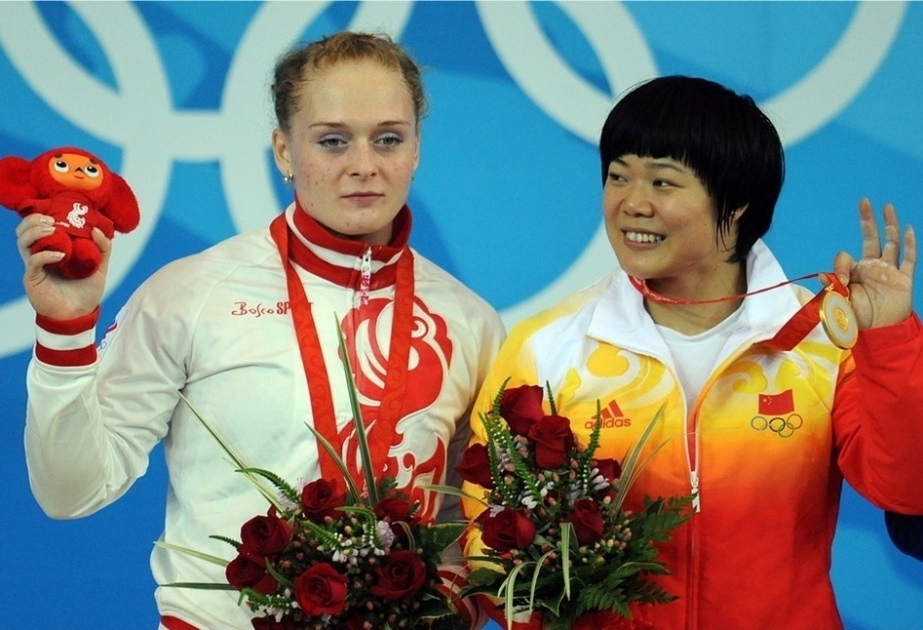 Rusiyalı ağır atlet Oksana Slivenko 2008-ci il Olimpiadasının qızıl medalını alıb
