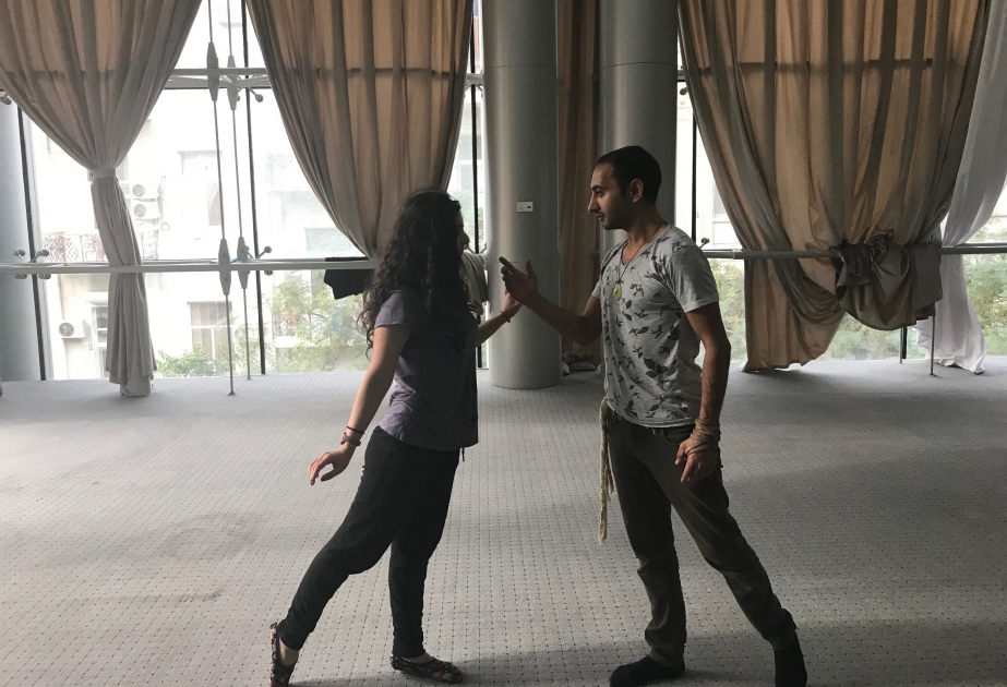 Gənc Tamaşaçılar Teatrında “Bremen musiqiçiləri”nin məşqləri gedir