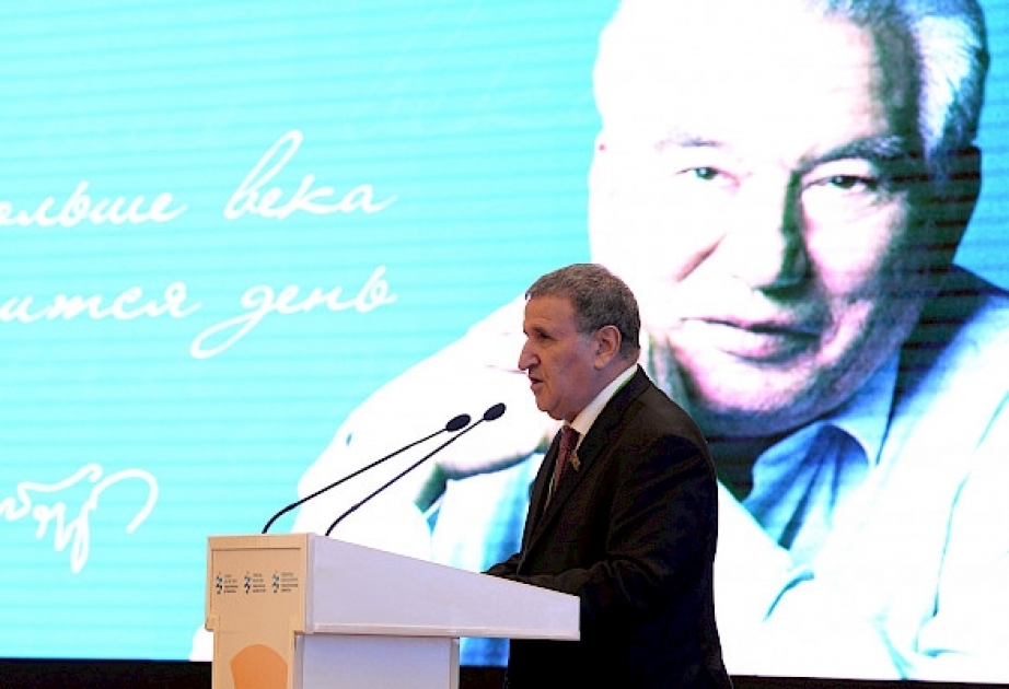 “Çingiz Aytmatov və müasir dövrün çağırışları” Forumunda akademik İsa Həbibbəyli çıxış edib