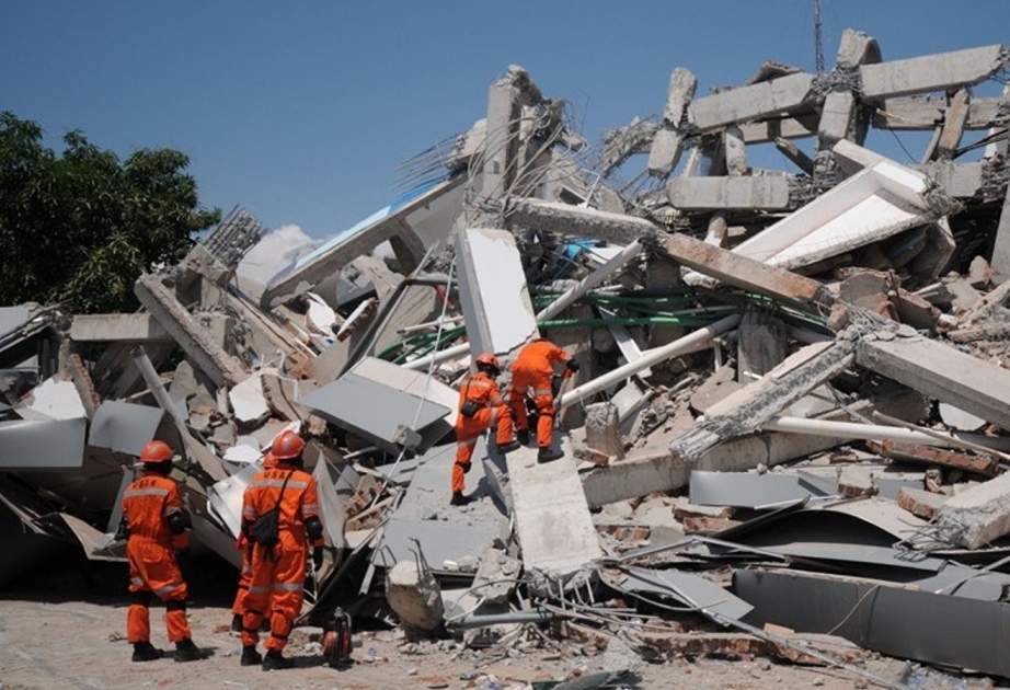 Indonesia quake death toll nears 2,000 as more bodies are found