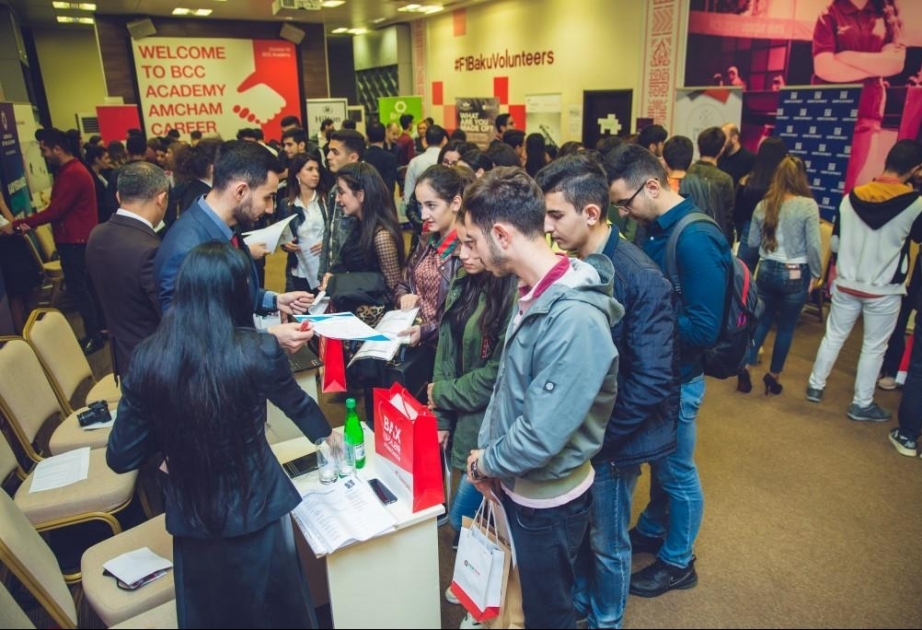 ®  "Bakcell" daha bir iri karyera sərgisində iş müsahibələri keçirib