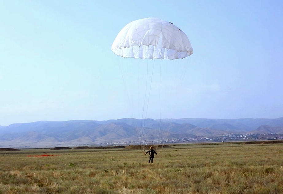 Azerbaijani army units conduct parachute training