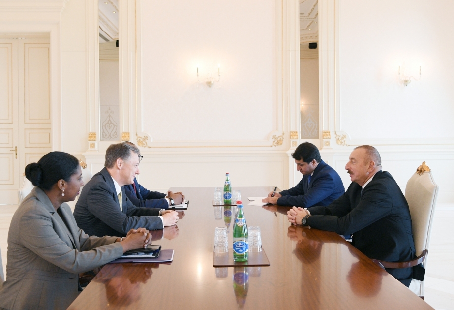 Президент Ильхам Алиев принял заместителя помощника государственного секретаря США ОБНОВЛЕНО ВИДЕО