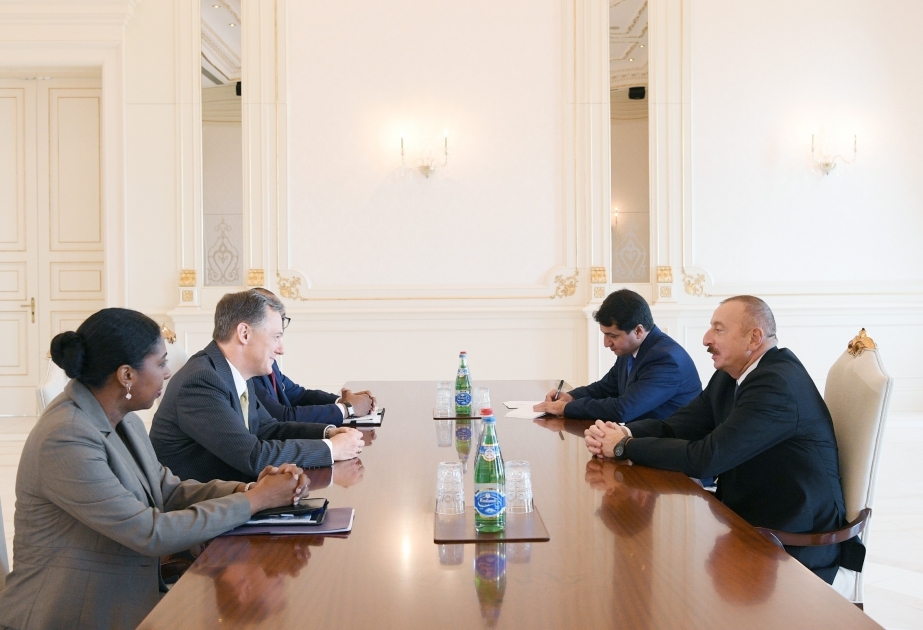 伊利哈姆·阿利耶夫总统接见美国国务卿副助理