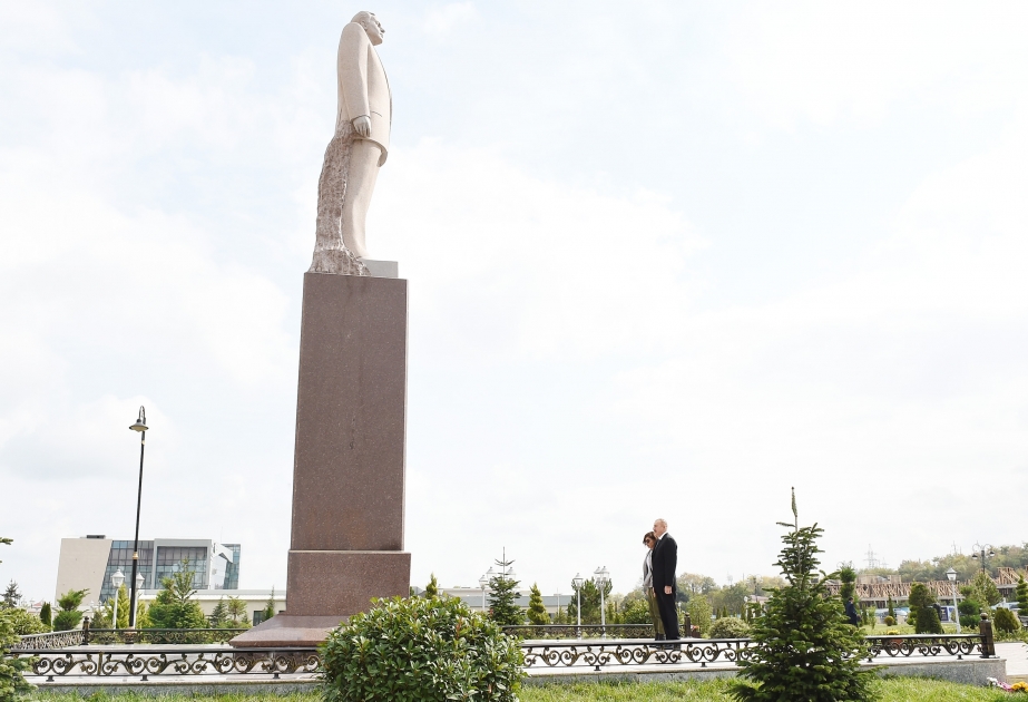 Посещение памятника великому лидеру Гейдару Алиеву в Губе  ВИДЕО
