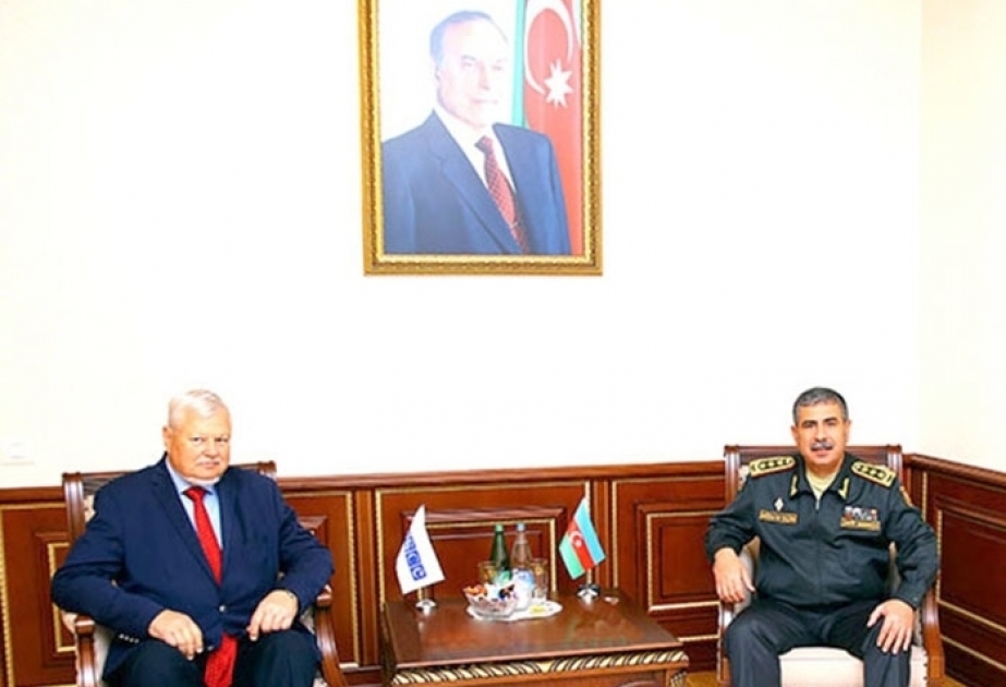 Aserbaidschans Verteidigungsminister trifft Persönlichen Beauftragten des OSZE-Vorsitzes