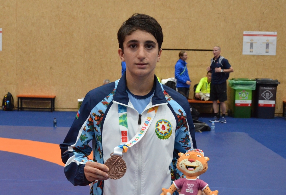 Azerbaijani female wrestler captures bronze at 3rd Youth Olympic Games