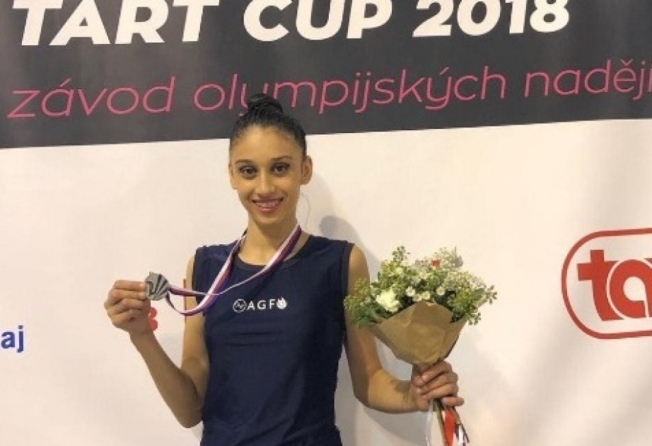 Gimnastımız Fatimə Əkbərova Çexiyada gümüş medal qazanıb