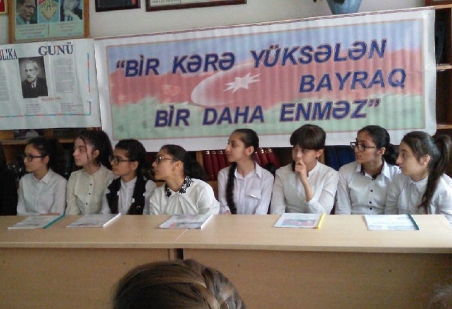 Məktəblilərə Cümhuriyyət dövründə təhsil islahatlarından danışılıb
