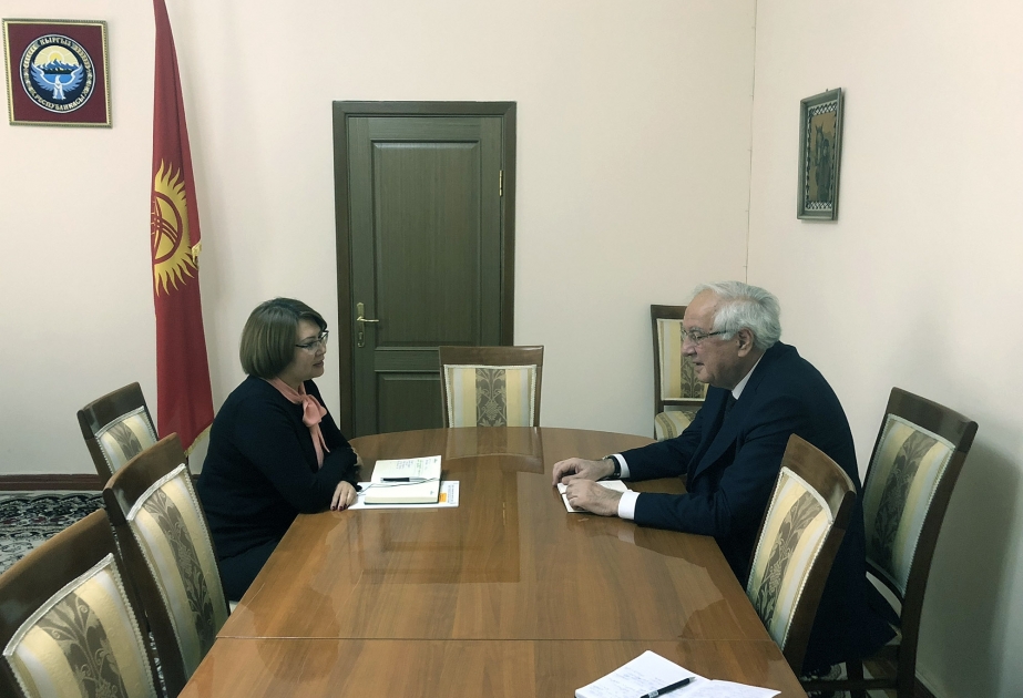 Altınay Omurbekova: Azərbaycanın inkişafı ilə qürur duyuruq