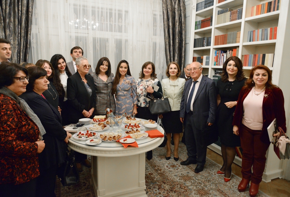 Professor Fəridə Səfiyevanın “Bir ömrün iziylə” kitabının təqdimatı olub