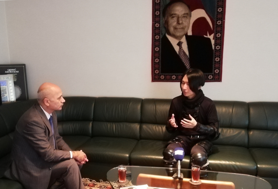 Yaponiyalı musiqiçi: Əlliyə yaxın ölkədə olsam da, Bakı kimi özünəməxsus, gözəl şəhər görməmişəm VİDEO