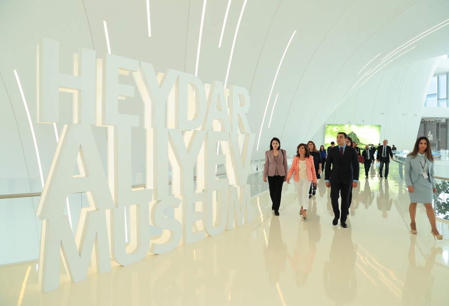 İtaliya Senatının sədri Heydər Əliyev Mərkəzində olub