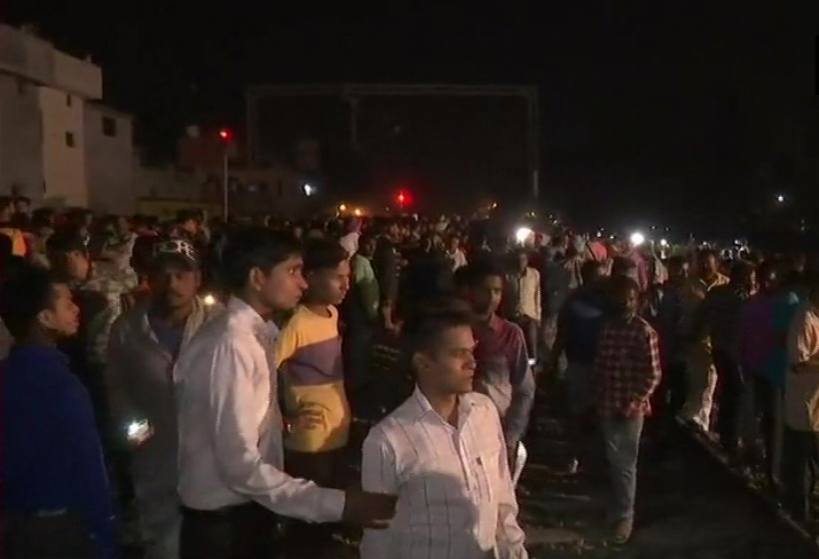 Hindistanda qatar izdihama çırpılıb, azı 30 nəfər ölüb VİDEO
