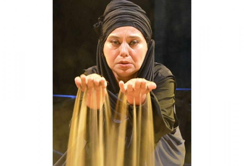 “Ana” pyesinin səhnə həyatı maraqla qarşılanıb