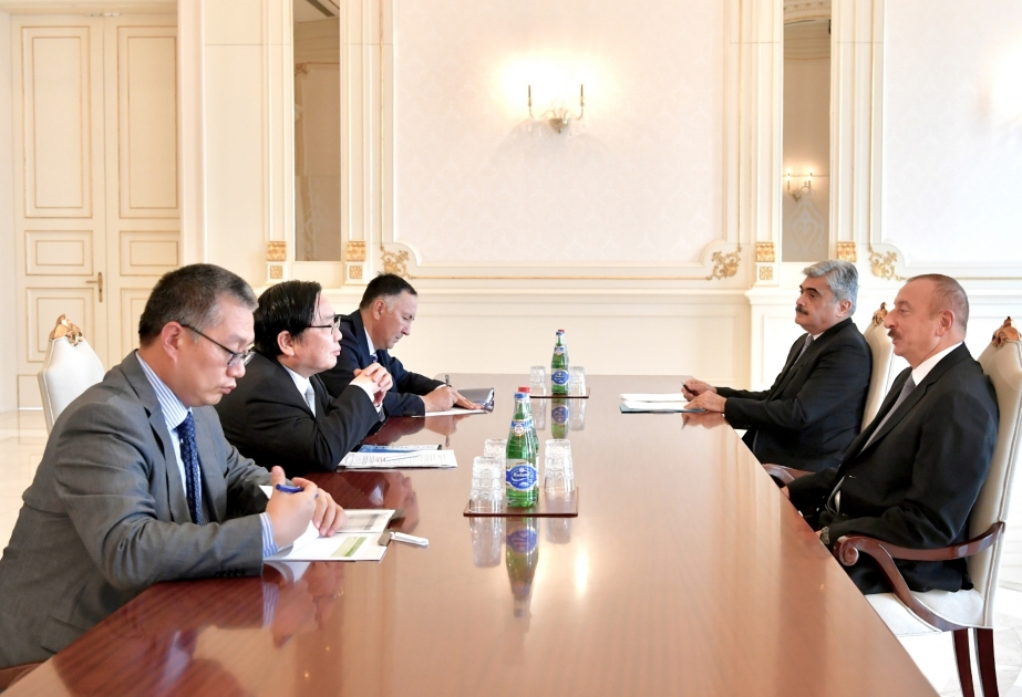 Президент Ильхам Алиев принял вице-президента Азиатского банка развития ОБНОВЛЕНО ВИДЕО