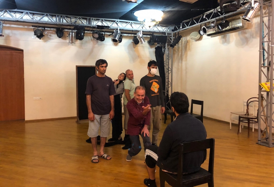 “YUĞ” Teatrı mövsümün ilk premyerasını təqdim edib