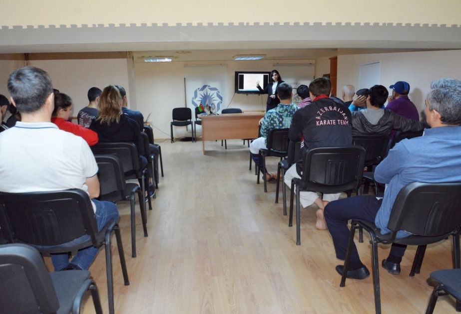 Karateçilər üçün “İdmançıların qidalanması” mövzusunda maarifləndirici seminar keçirilib