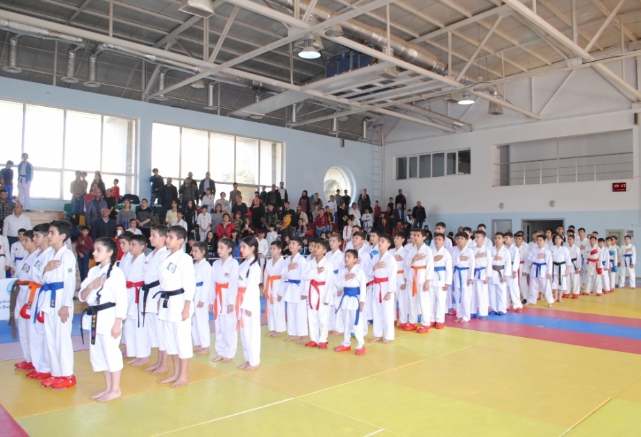 Karate üzrə uşaq, yeniyetmə və gənclər arasında şəhər birinciliyinin qalibləri müəyyənləşib
