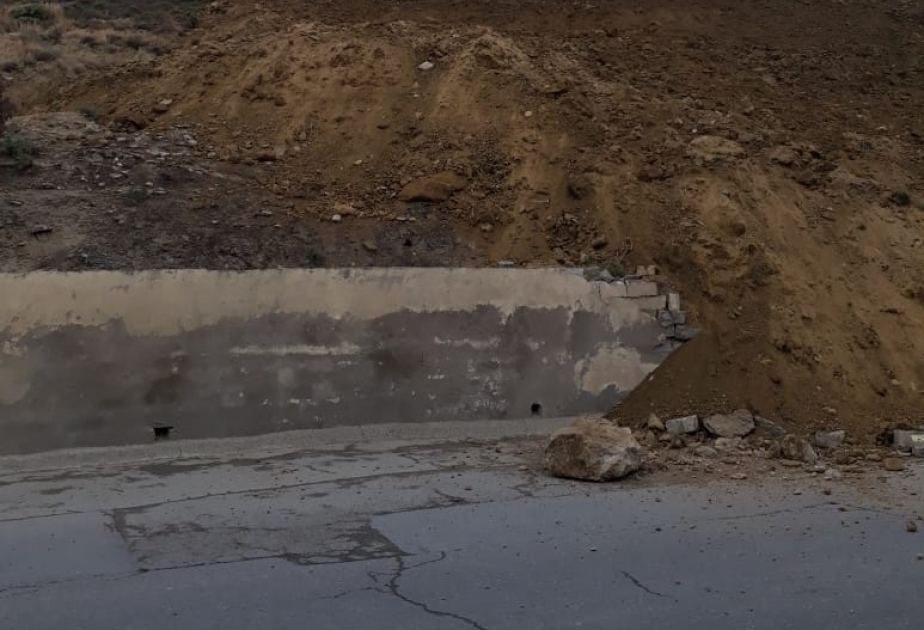 В Бадамдарской оползневой зоне зафиксировано движение пластов грунта