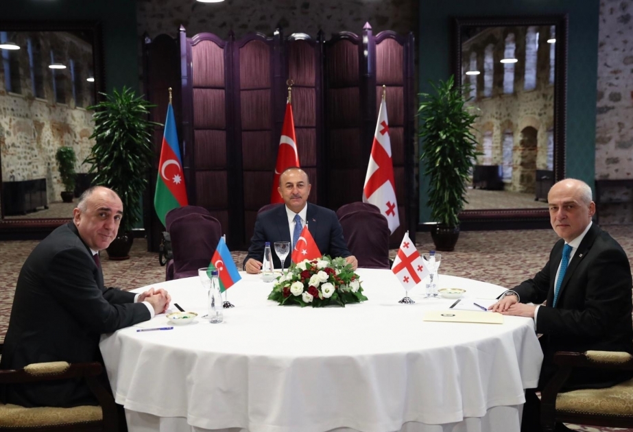 Les ministres des Affaires étrangères azerbaïdjanais, turc et géorgien se sont entretenus à Istanbul