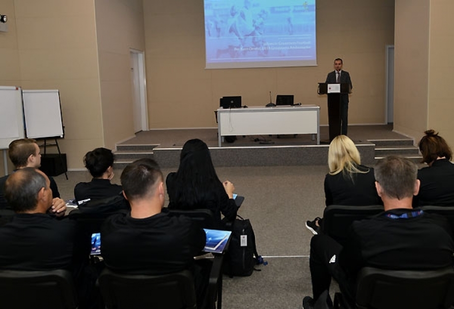 Bakıda “Məktəblərdə futbol” mövzusunda UEFA-nın seminarı başlayıb