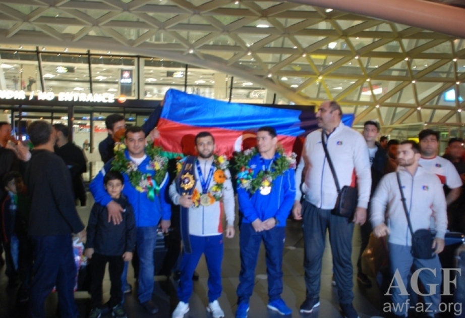 Dünya çempionatında dördüncü yeri tutan yunan-Roma güləşçilərimiz Vətənə qayıdıblar