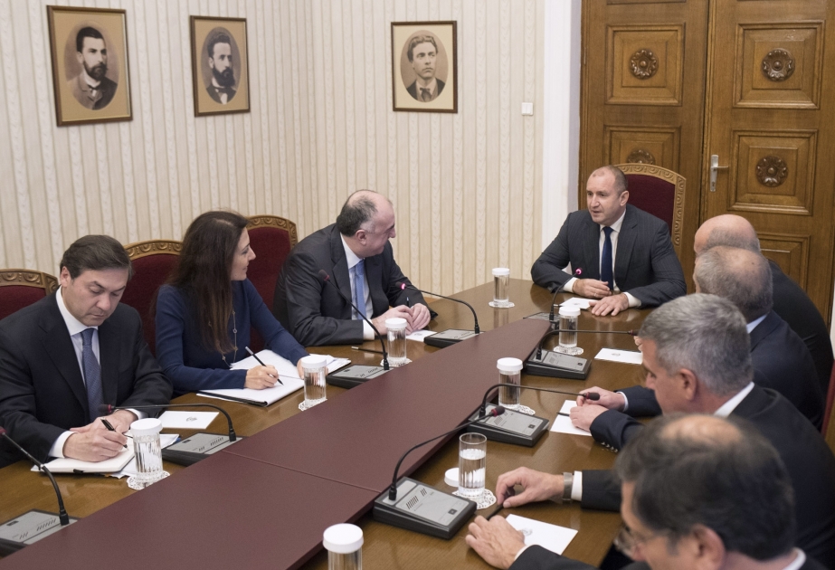 رئيس بلغاريا يستقبل وزير الخارجية الأذربيجاني