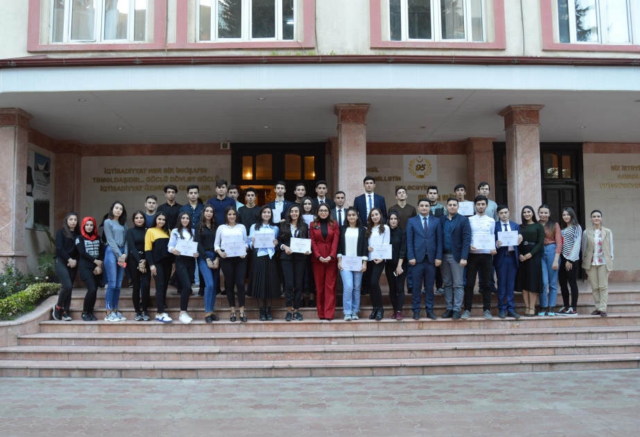 Gənc Kooperatorların III Liderlik Məktəbinin bağlanış mərasimi və son təlimi keçirilib