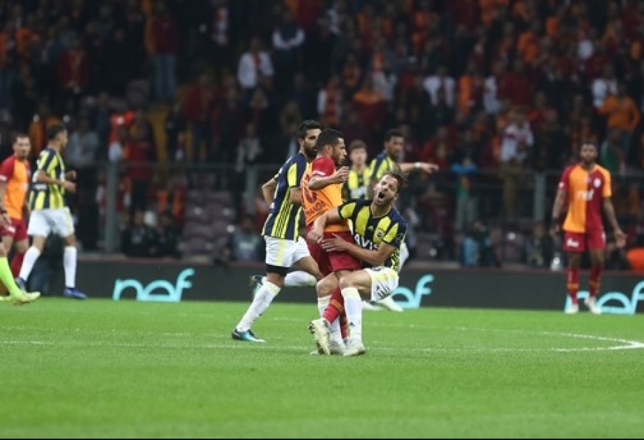 “Qalatasaray”-“Fənərbağça” derbisindən sonra meydanda oyunçular arasında mübahisə yaşanıb