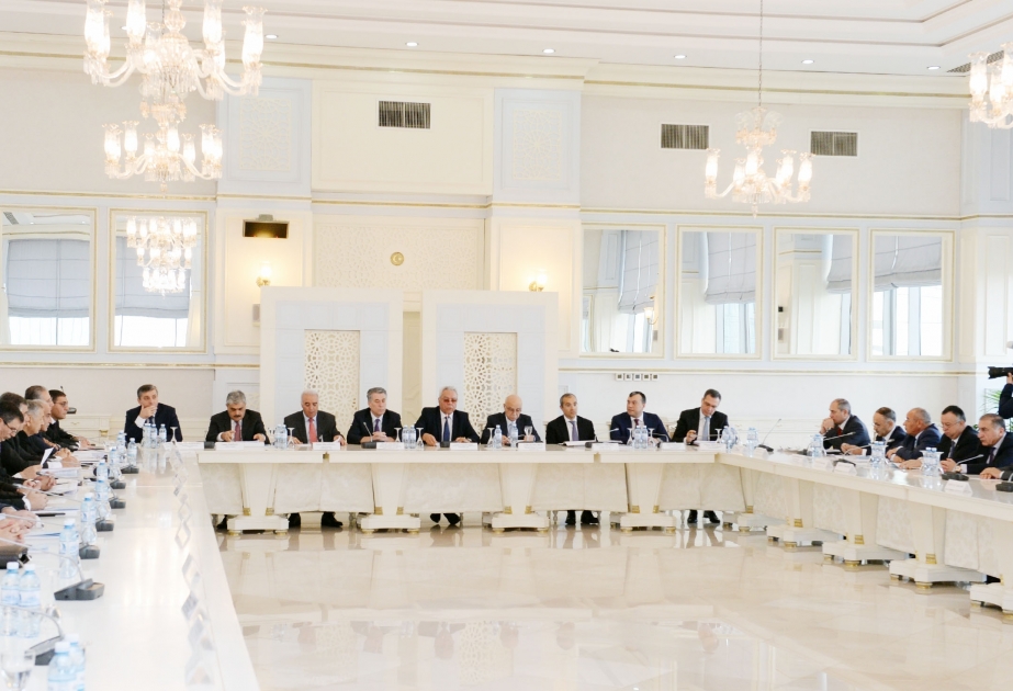 Milli Məclis komitələrinin birgə iclasında 2019-cu ilin büdcə zərfi müzakirə olunub YENİLƏNİB