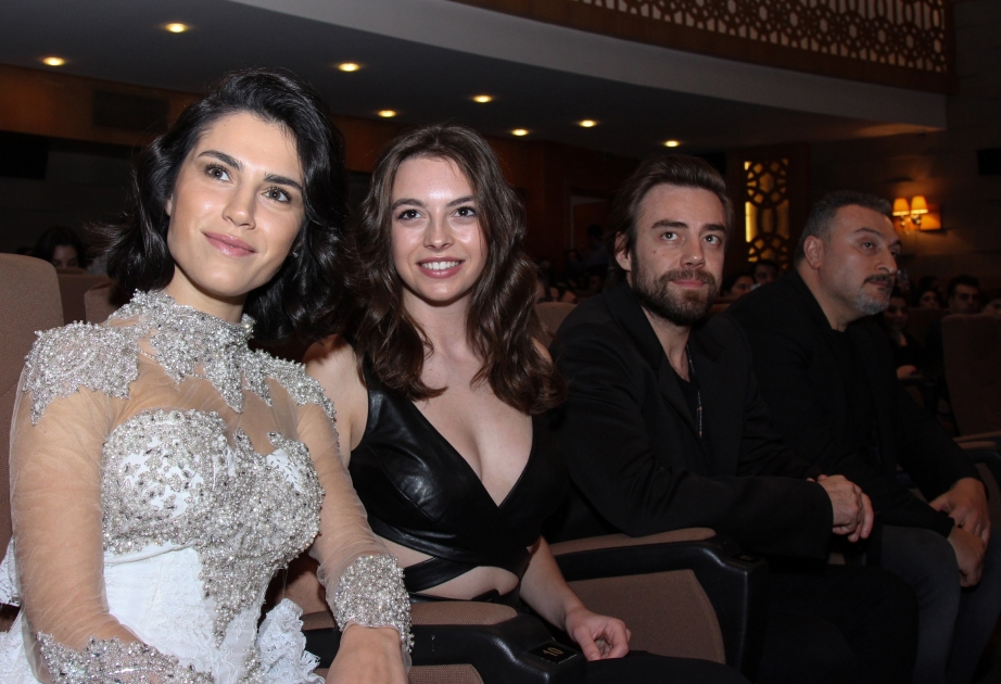Nizami Kino Mərkəzində məşhur türk aktyorlarının iştirakı ilə “Dünya hali” filminin qala gecəsi olub VİDEO