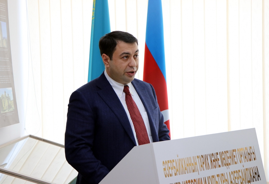 Almatıda Azərbaycanın Dövlət Bayrağı Günü qeyd edilib