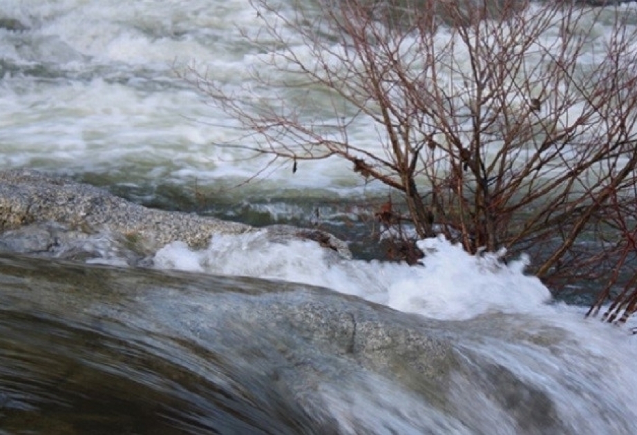 В реках Лянкяран-Астаринского региона зафиксировано резкое повышение уровня воды