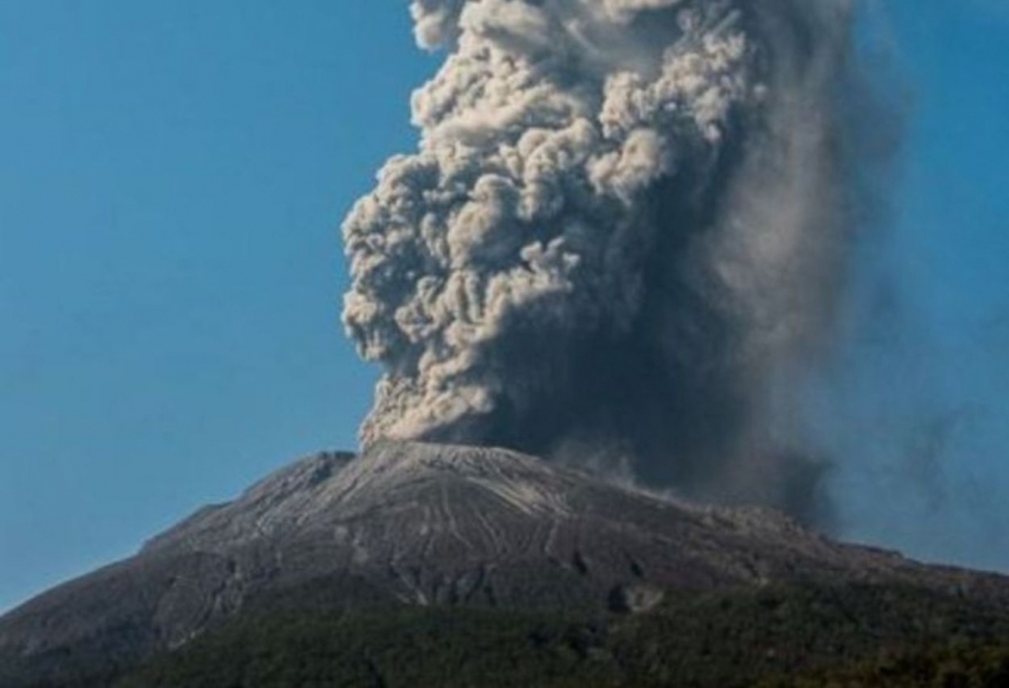 Yaponiyada Sakuracima vulkanı 4 min metr hündürlüyə tüstü və kül püskürüb
