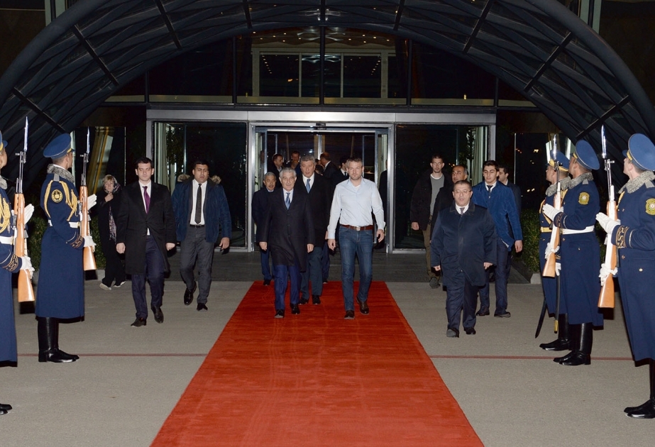 رئيس الوزراء السلوفاكي بيليغريني يختتم زيارته أذربيجان