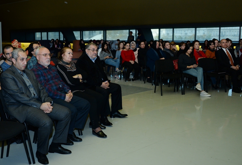 Lətif Kərimov Azərbaycan dekorativ-tətbiqi sənətində yeni istiqamətlər yaradıb