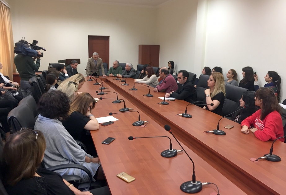В Азербайджанской академии художеств почтили память Мехти Гусейнзаде