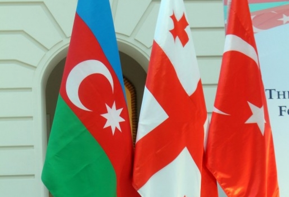 اجتماع ثلاثي بين وزير الدفاع الأذربيجاني ورئيسي الأركان العامة لتركيا وجورجيا