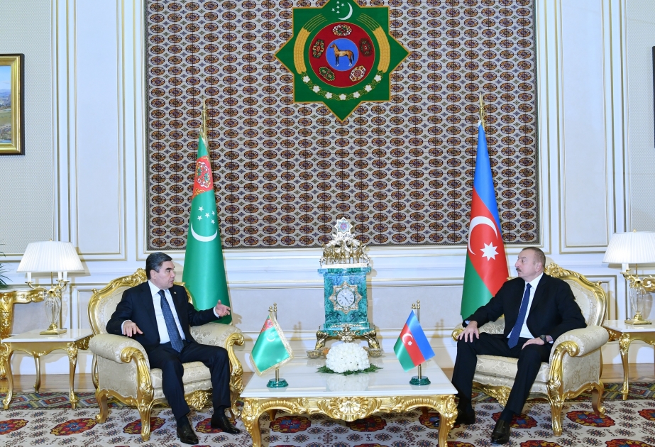 President Ilham Aliyev and President Gurbanguly Berdimuhamedov held one-on-one meeting VIDEO